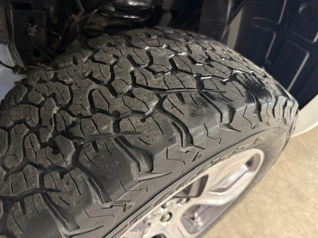 Used 2022 RAM 1500 Laramie w/ Off Road Group AWD/4WD image 21