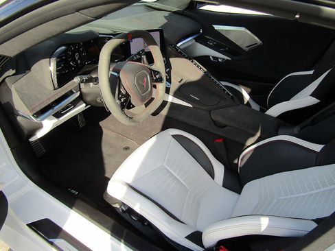 Used 2023 Chevrolet Corvette Stingray Premium Conv image 10