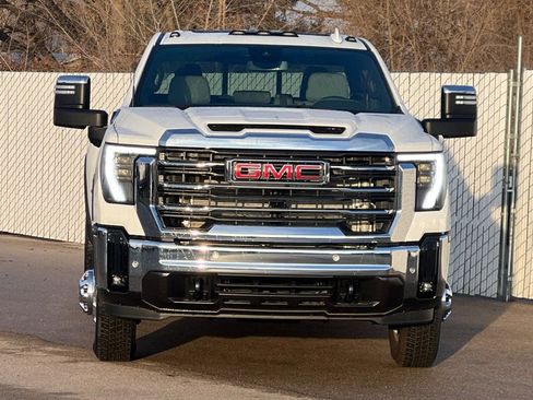 Used 2026 GMC Sierra 3500 SLT w/ SLT Premium Package AWD/4WD image 6