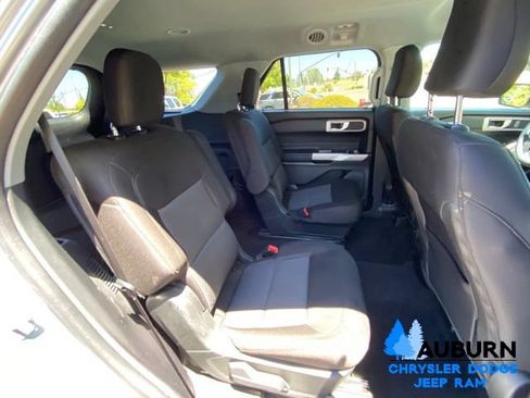 Used 2022 Ford Explorer XLT AWD/4WD image 19