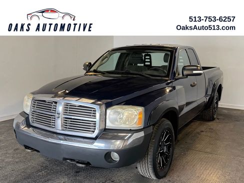 Used 2005 Dodge Dakota SLT w/ Trailer Tow Group AWD/4WD image 1