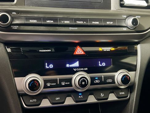 Used 2020 Hyundai Elantra SE w/ Cargo Package (C1) FWD image 25