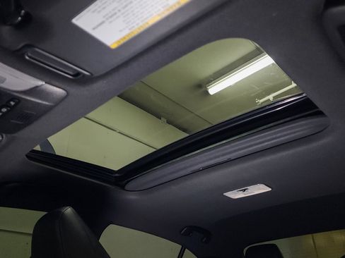 Used 2020 Toyota Corolla XSE image 39