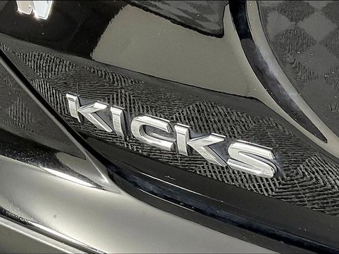 Used 2022 Nissan Kicks SR w/ Premium Package FWD image 24