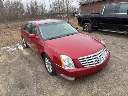 Used 2011 Cadillac DTS Luxury image 6