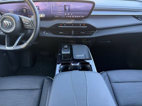 Used 2025 Buick Enclave Sport Touring image 19