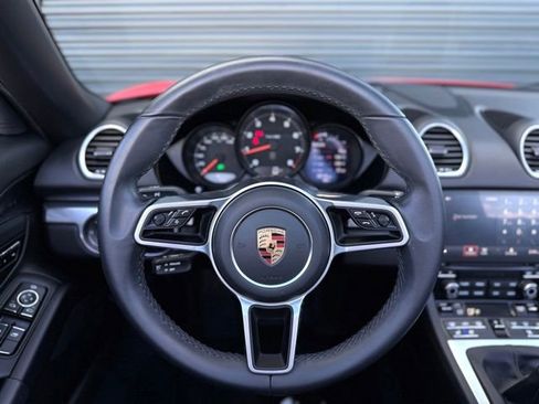 Used 2022 Porsche 718 Boxster RWD image 20