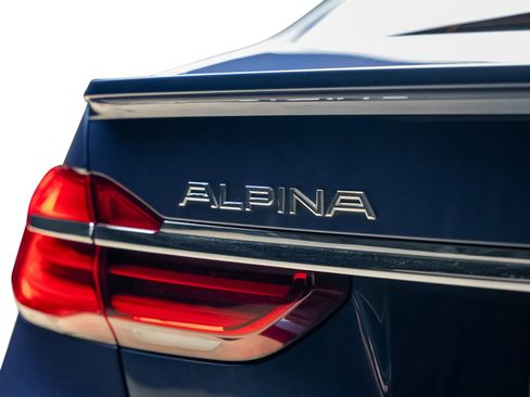 Used 2018 BMW ALPINA B7 xDrive AWD/4WD image 21