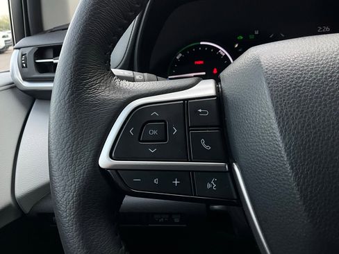 Used 2025 Toyota Sienna XLE image 36