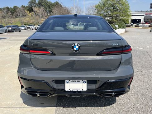Used 2026 BMW 760i xDrive w/ Executive Package AWD/4WD image 12