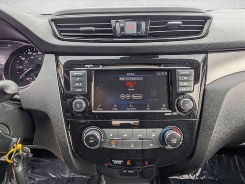 Used 2022 Nissan Rogue Sport S image 15