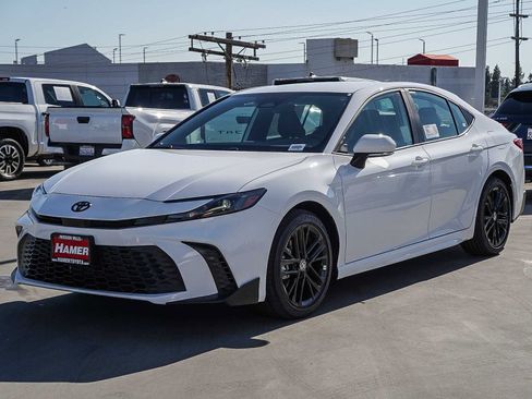 New 2026 Toyota Camry SE w/ Convenience Package FWD image 3