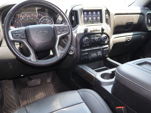 Used 2021 Chevrolet Silverado 1500 LT Trail Boss w/ Convenience Package II AWD/4WD image 4