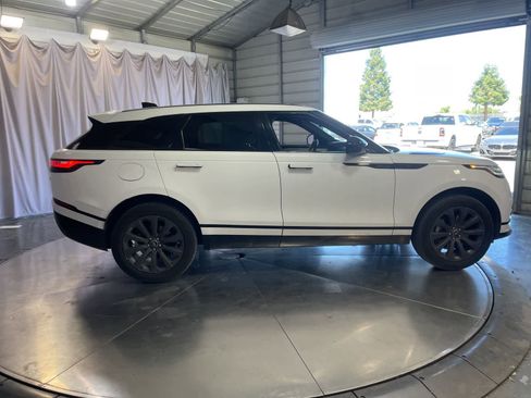 Used 2022 Land Rover Range Rover Velar R-Dynamic S image 4