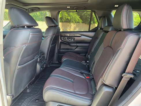 Used 2025 Honda Pilot Black Edition image 14