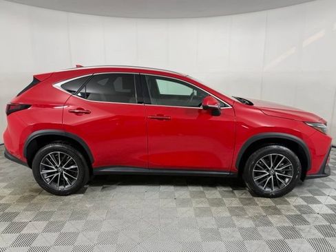 Used 2022 Lexus NX 250 FWD w/ Towing Package (2000 Lbs) image 9
