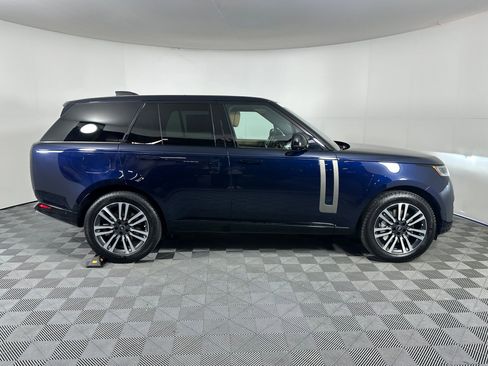 Used 2023 Land Rover Range Rover SE image 7