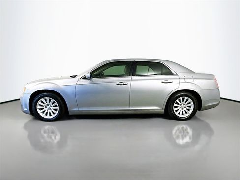 Used 2013 Chrysler 300 Base w/ Driver Convenience Group image 4