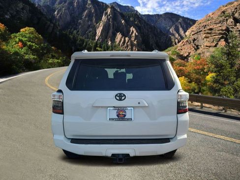 Used 2018 Toyota 4Runner SR5 image 4