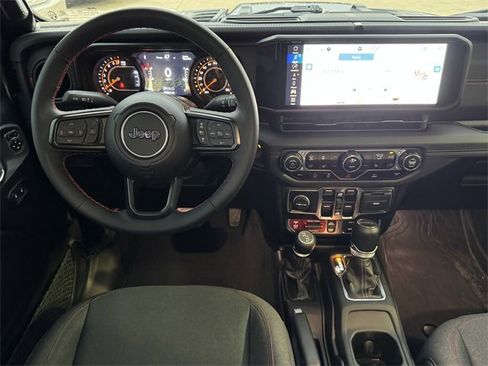 Used 2024 Jeep Gladiator Rubicon w/ Technology Group image 10