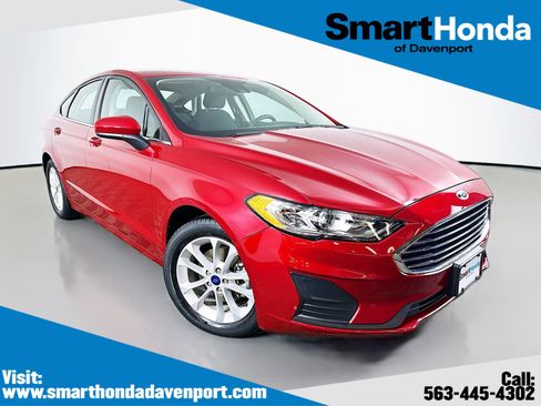 Used 2020 Ford Fusion SE image 1