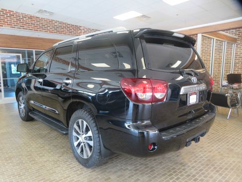 Used 2018 Toyota Sequoia Limited w/ Safety & Convenience Package AWD/4WD image 88