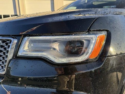 Used 2019 Jeep Grand Cherokee Overland image 12