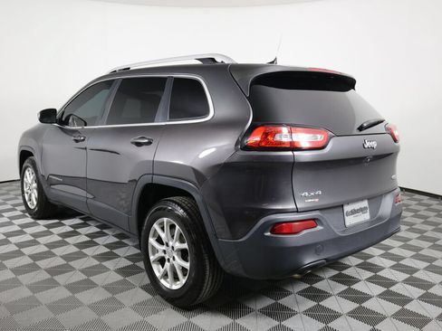 Used 2016 Jeep Cherokee Latitude AWD/4WD image 4