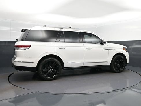 Used 2024 Lincoln Navigator Reserve AWD/4WD image 8