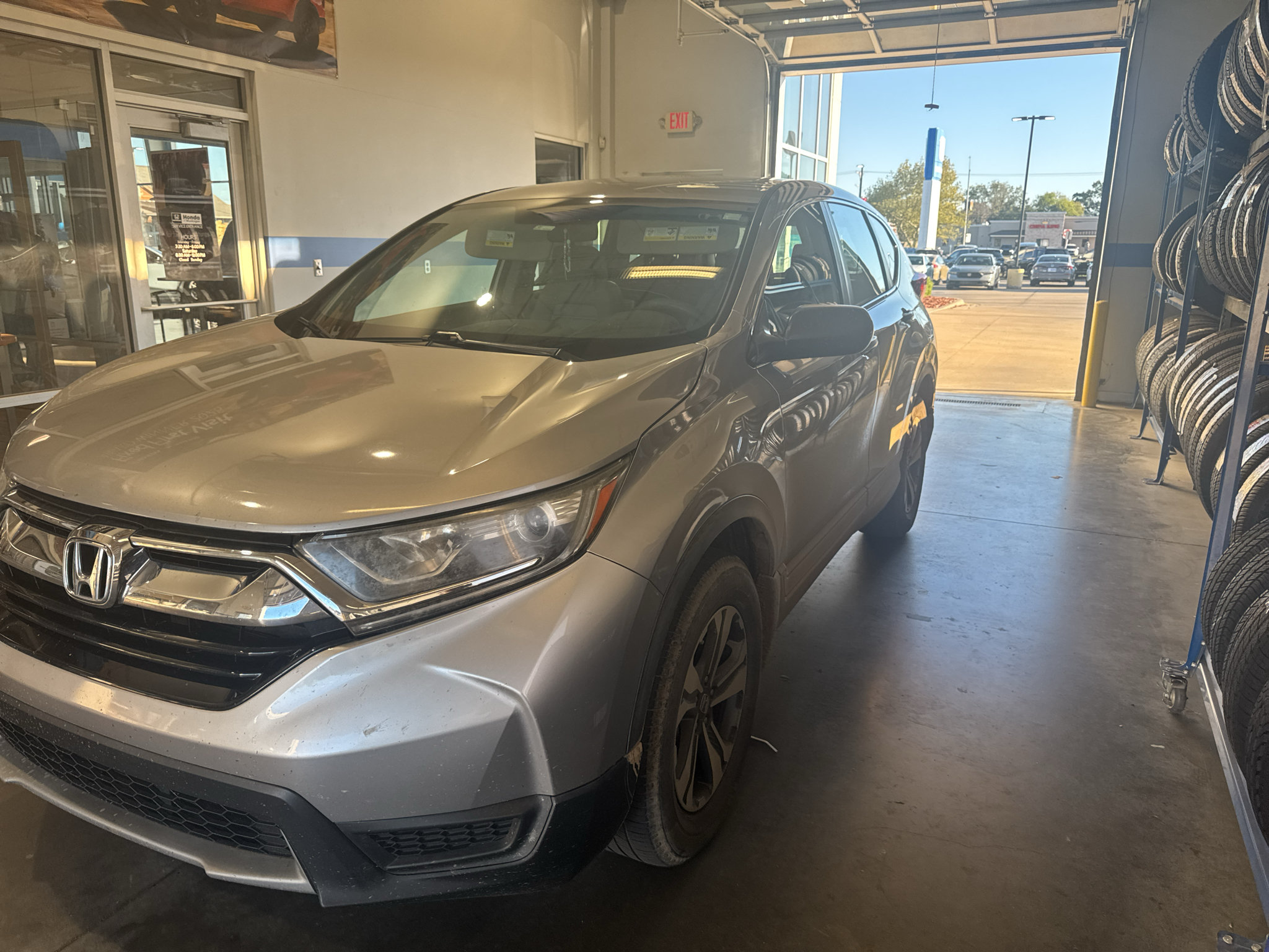 Used 2019 Honda CR-V LX image 1