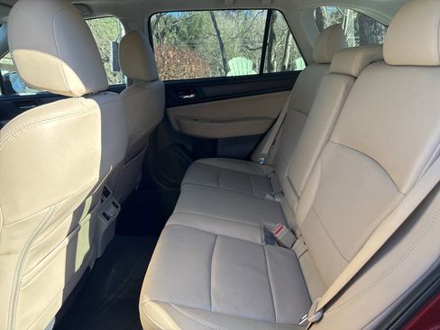 Used 2018 Subaru Outback 2.5i Limited image 15