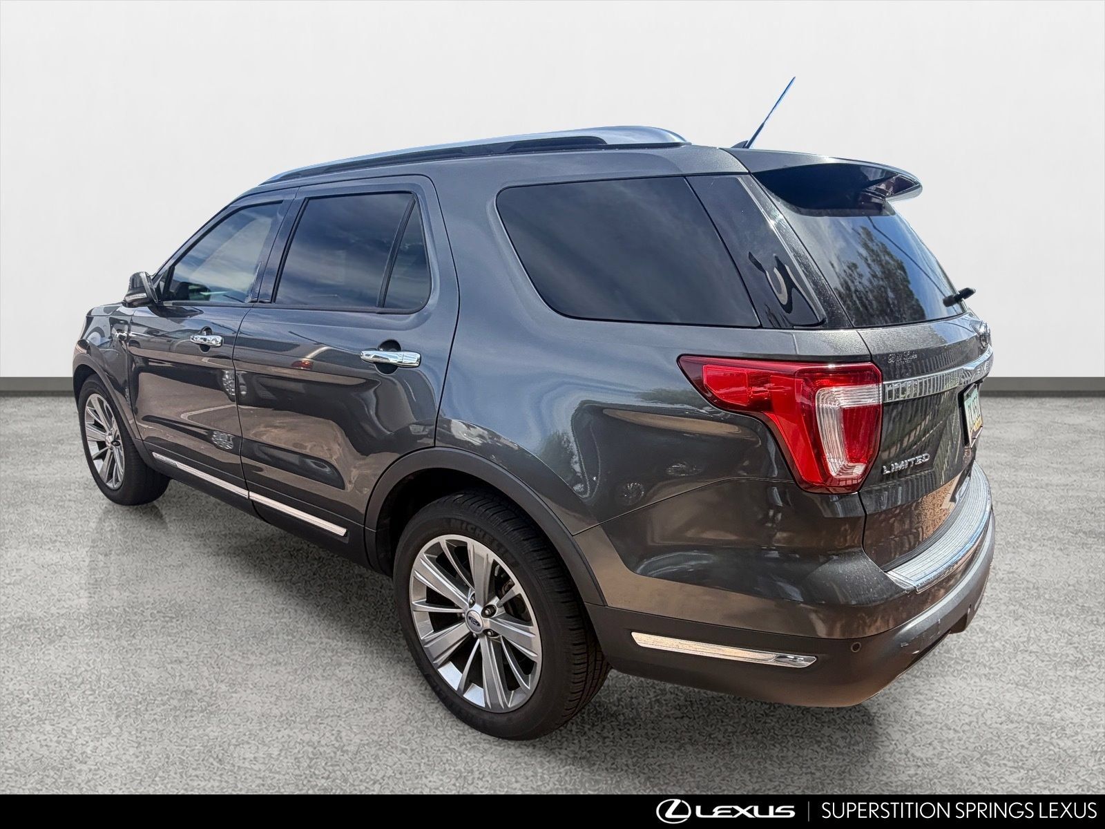 Used 2018 Ford Explorer Limited FWD image 4