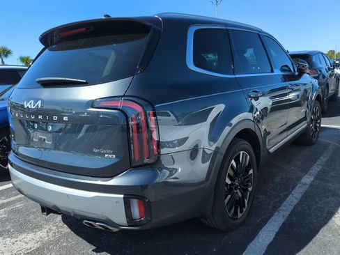 Certified 2024 Kia Telluride SX Prestige w/ Towing Package image 10