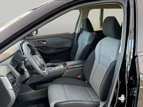 Used 2023 Nissan Rogue SV FWD image 8