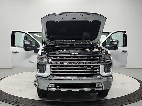 Used 2023 Chevrolet Silverado 3500 LTZ w/ LTZ Convenience Package AWD/4WD image 10