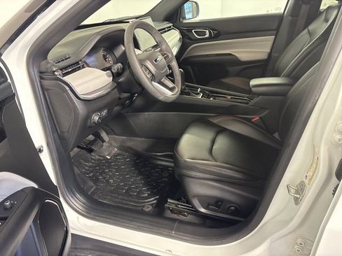 Certified 2024 Jeep Compass Limited image 13