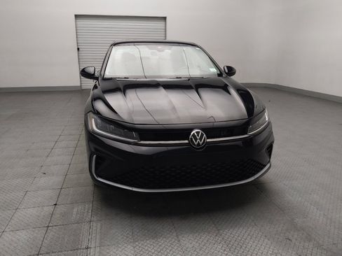 Used 2025 Volkswagen Jetta SE FWD image 14