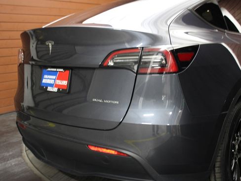 Used 2023 Tesla Model Y Long Range image 3