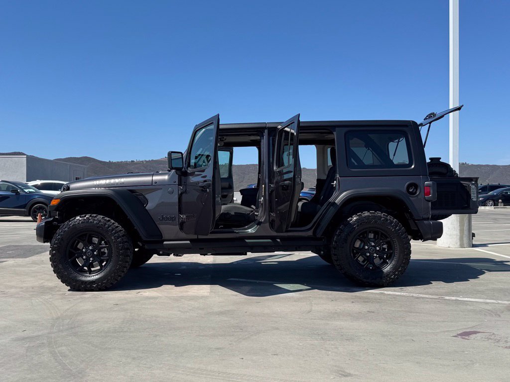 Used 2025 Jeep Wrangler Unlimited Sport AWD/4WD image 27