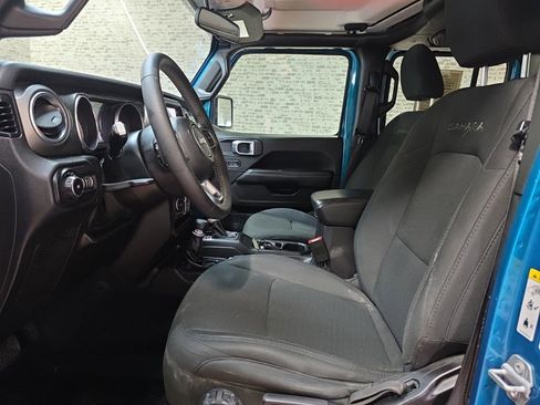 Used 2019 Jeep Wrangler Unlimited Sahara image 29