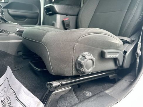 Used 2023 Jeep Gladiator Sport AWD/4WD image 14