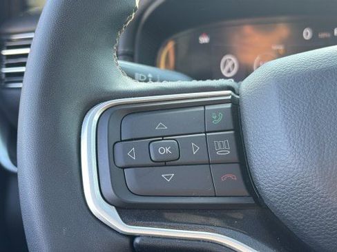 Used 2023 Jeep Wagoneer L 4WD w/ Premium Group I image 15