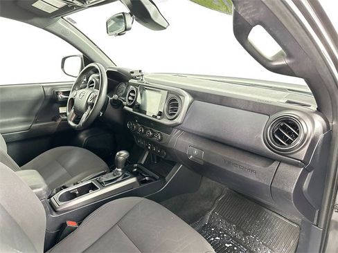 Used 2019 Toyota Tacoma TRD Off-Road image 27