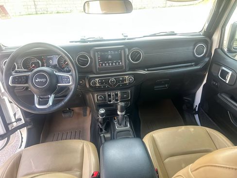 Used 2019 Jeep Wrangler Unlimited Sahara w/ LED Lighting Group AWD/4WD image 14