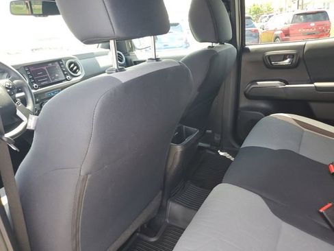 Used 2021 Toyota Tacoma TRD Sport AWD/4WD image 12