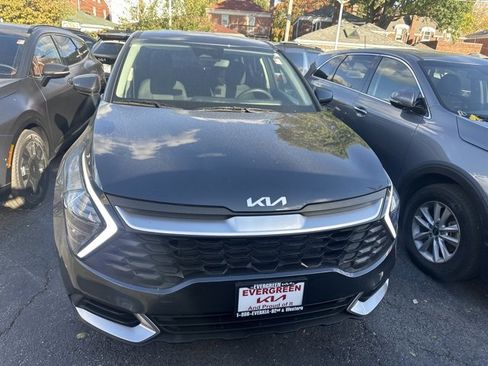 Used 2024 Kia Sportage LX image 2