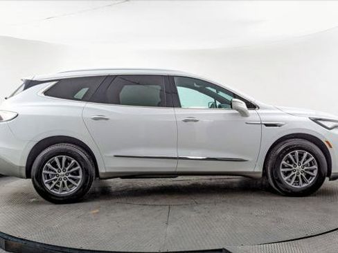 Used 2024 Buick Enclave Premium image 10