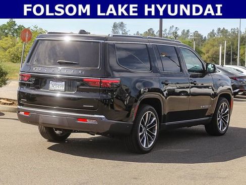 Used 2022 Jeep Wagoneer Series III w/ Premium Group I image 5