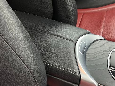 Used 2021 Mercedes-Benz GLC 300 4MATIC image 32