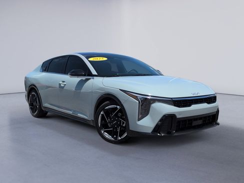 Used 2025 Kia K4 GT-Line w/ GT-Line Sunroof Package FWD image 2